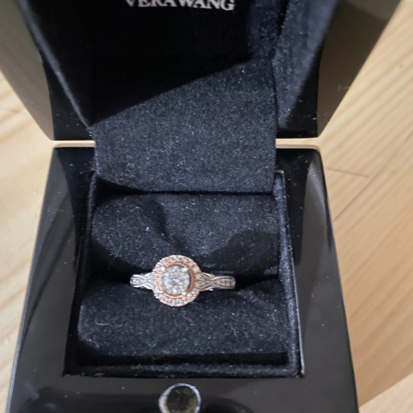 Vera Wang bridal collection Simply Vera size 7 - Picture 2 of 8